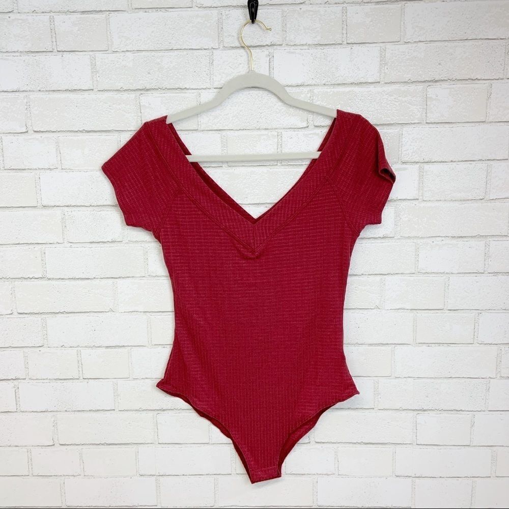 NWT Hiatus V-Neck Ribbed Knit Bodysuit (O20)